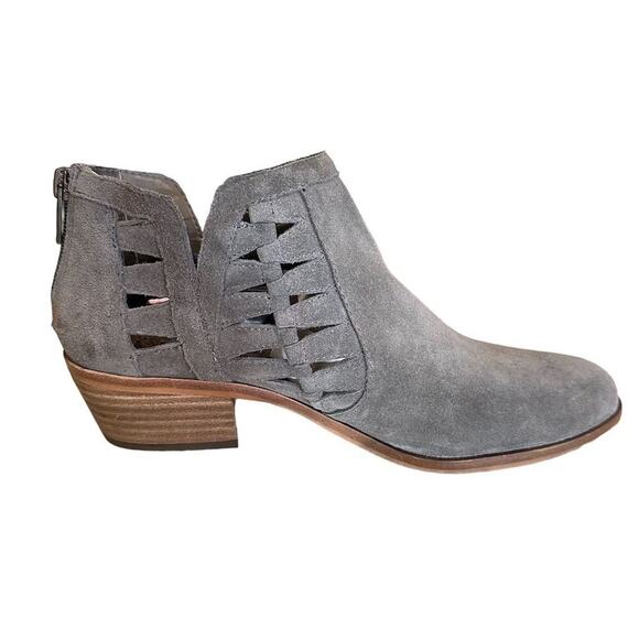 Vince Camuto Peera Women's Gray Cutout Ankle Bootie Size 8M - Picture 1 of 10